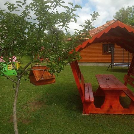 Котедж Затишний відпочинок Гукливий Екстер'єр фото
